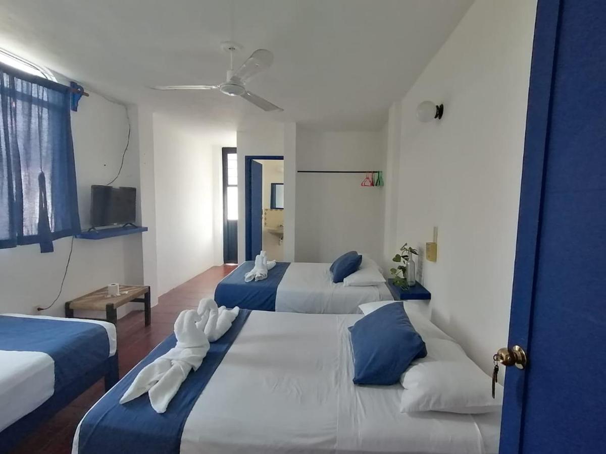 Hotel & Hostal Mayflower プエルト・エスコンディード エクステリア 写真
